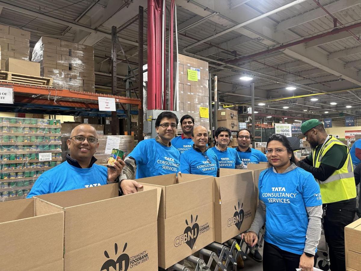 Volunteers at food pantry