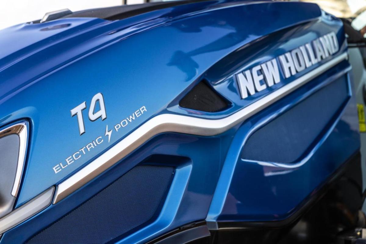 New Holland T4