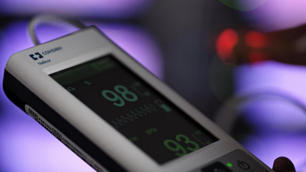 Image of a pulse oximeter device