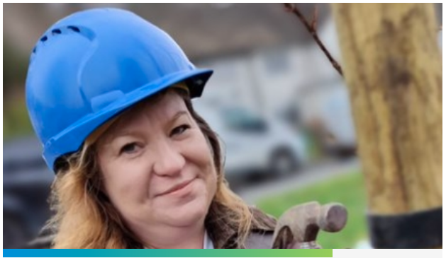 EMEA MetLife colleagues plant trees in EMEA as part of a MetLife Foundation partnership with the Arbor Day Foundation.