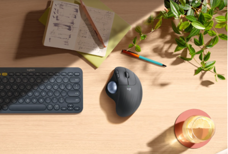 Logitech’s ERGO M575 Wireless Trackball Mouse in Graphite